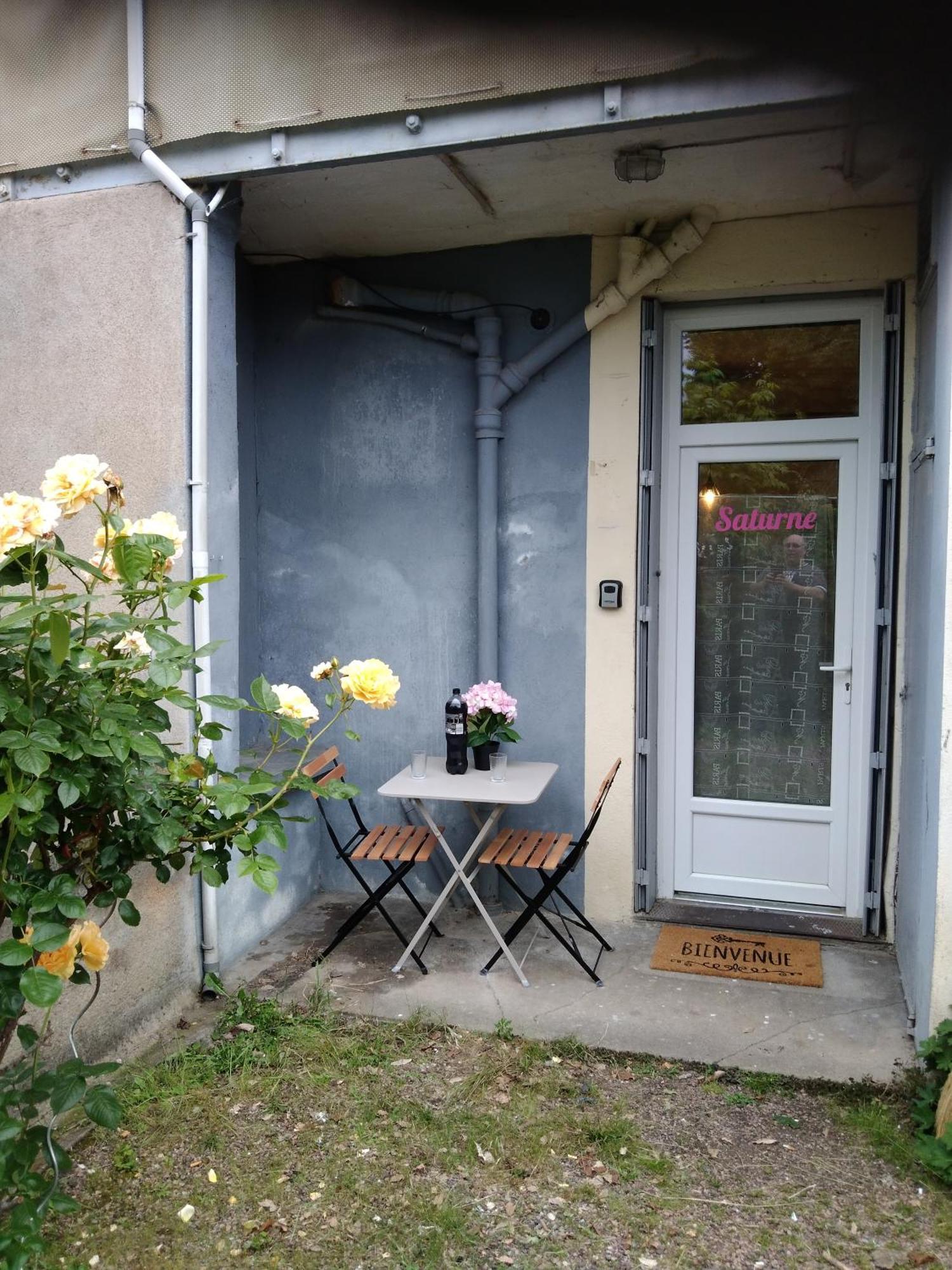 Saturne Apartment Fourchambault Bagian luar foto