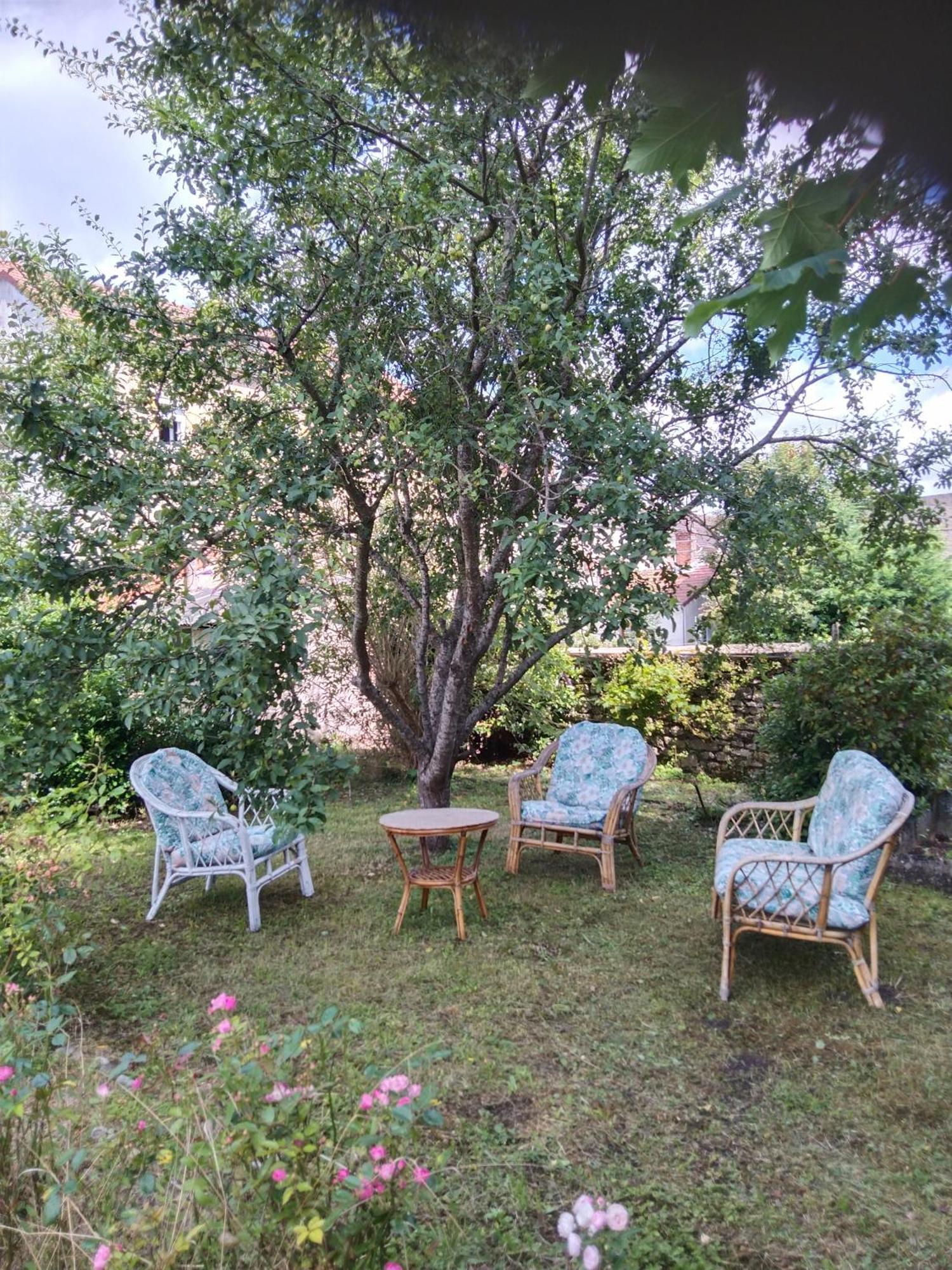 Saturne Apartment Fourchambault Bagian luar foto